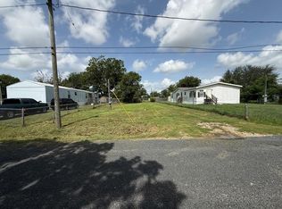 310 Olive St, El Campo, TX 77437