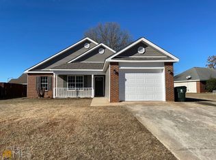 102 Langdon Ct, Bonaire, GA