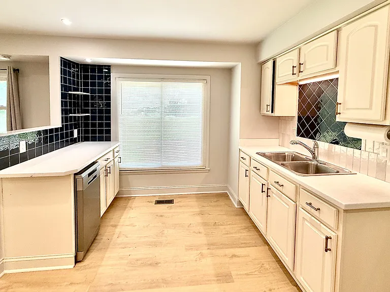207 Blue Ridge Dr — Photo 26