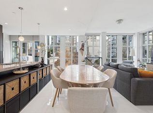 1102 Hornby St #402, Vancouver, BC V6Z1V8