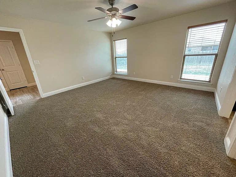 3719 Oakridge Ave — Photo 9
