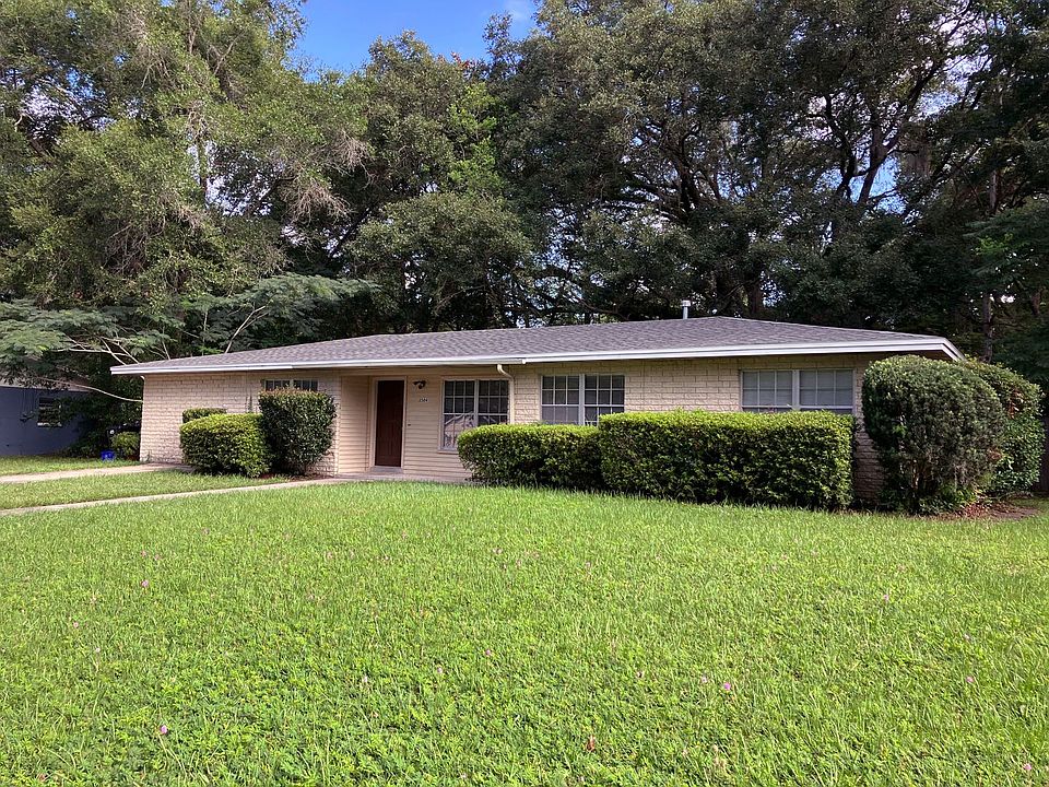 1st image of 3504 NW 51st Ave