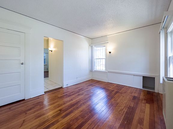 3rd image of 2227 W 24th St #4