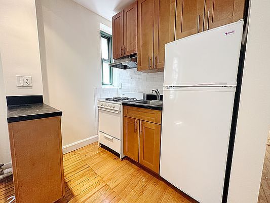 3rd image of 1530 York Ave #4F