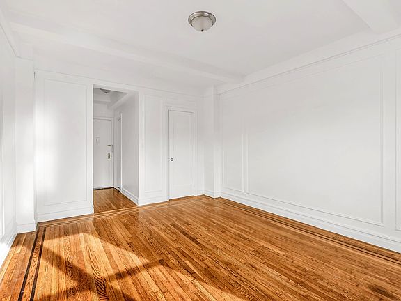 3rd image of 208 W 23rd St APT 412