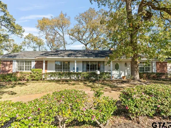 1615 Frost St, Gilmer, TX 75644