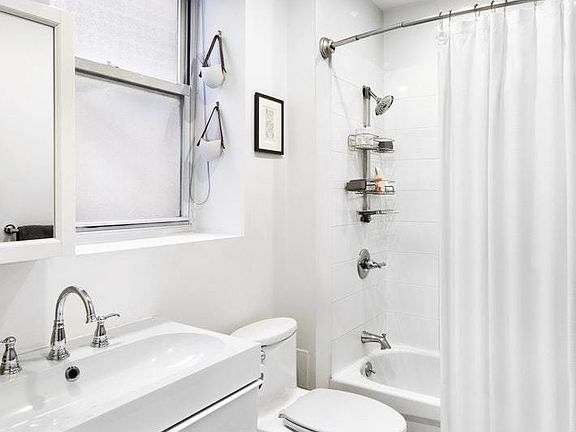 5th image of 235 W 71st St APT 2C