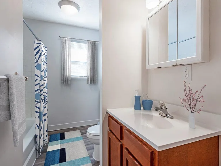 Waverlywood Apartments and Townhomes — Photo 10