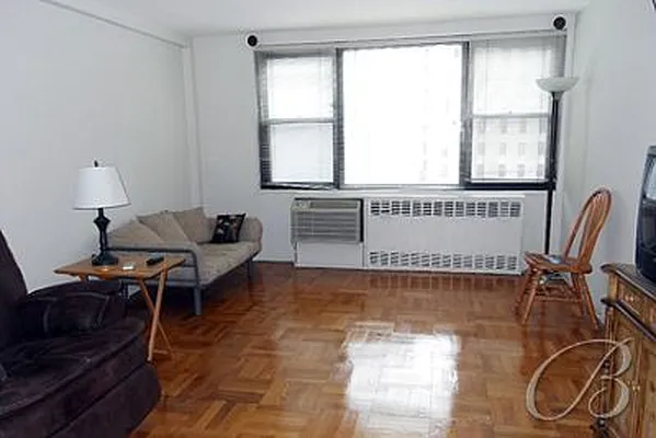 Rented by Bellmarc Realty | media 20