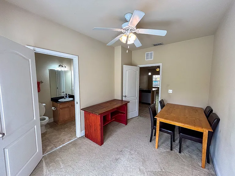 2942 SW 35th Pl #32 — Photo 9