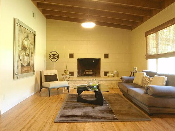2nd image of 1307 Brown St