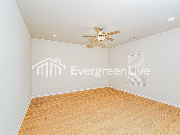 4th image of 212 Exeter St