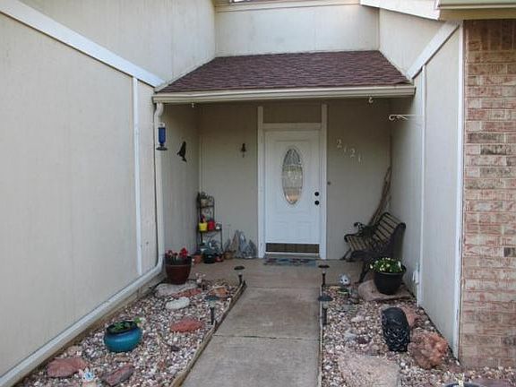 2nd image of 2121 Bois De Arc Cir