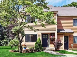 105 Brush Hollow Clos, Pt Chester, NY 10573