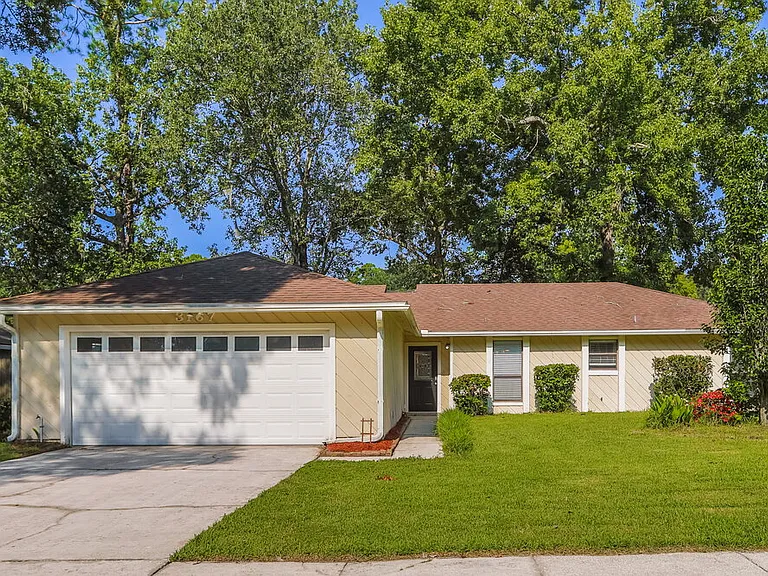 3167 Laurel Grv S — Photo 1