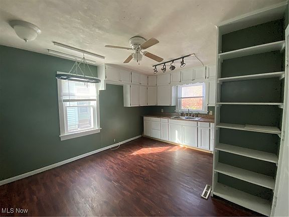 2nd image of 130 Taylor St