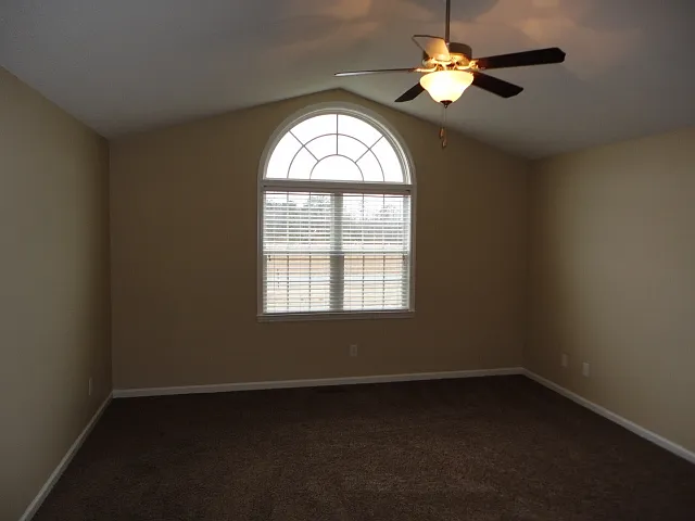 96 Imperial Dr — Photo 9