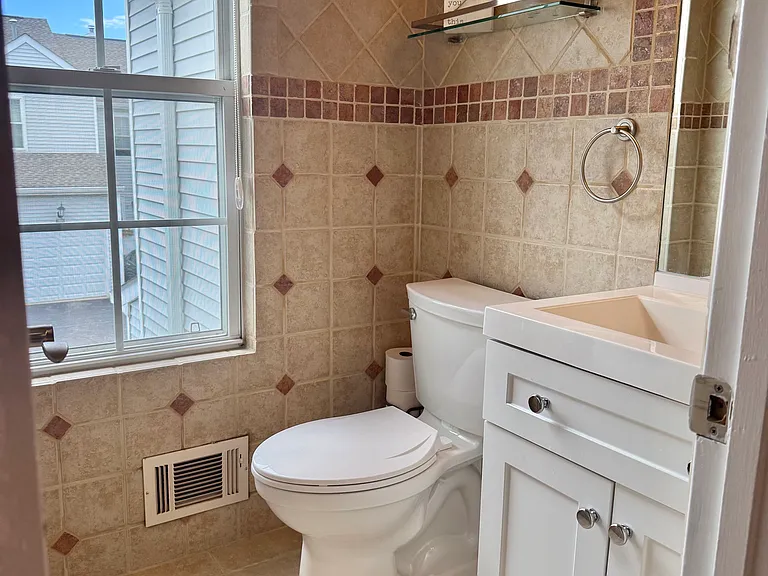 Master full bathroom