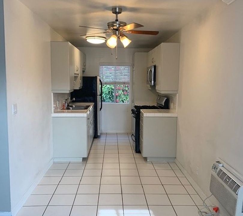 2nd image of 1730 S Barrington Ave APT 9