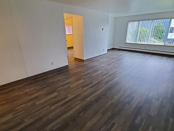 3rd image of 2501 14th Ave W APT 11