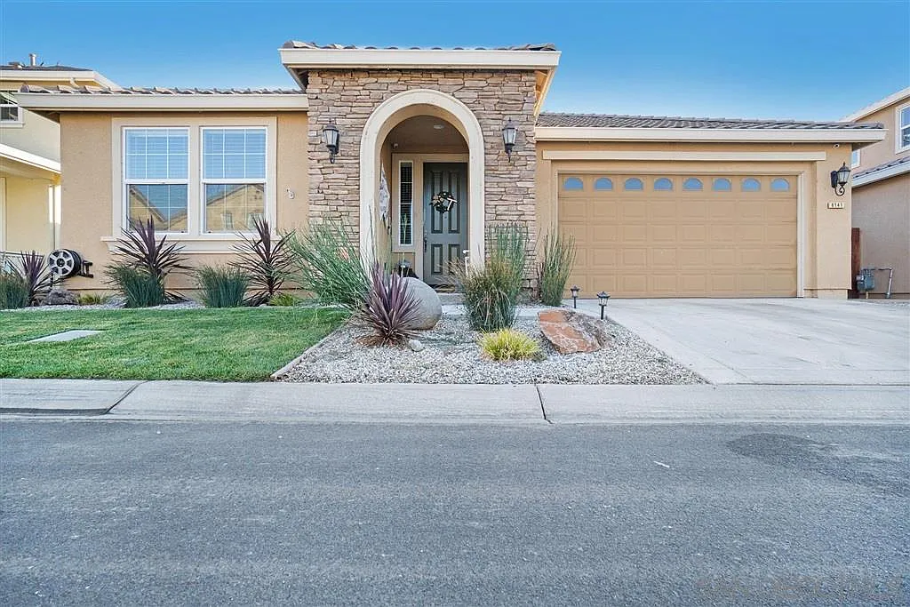 8141 Westport Cir photo 1