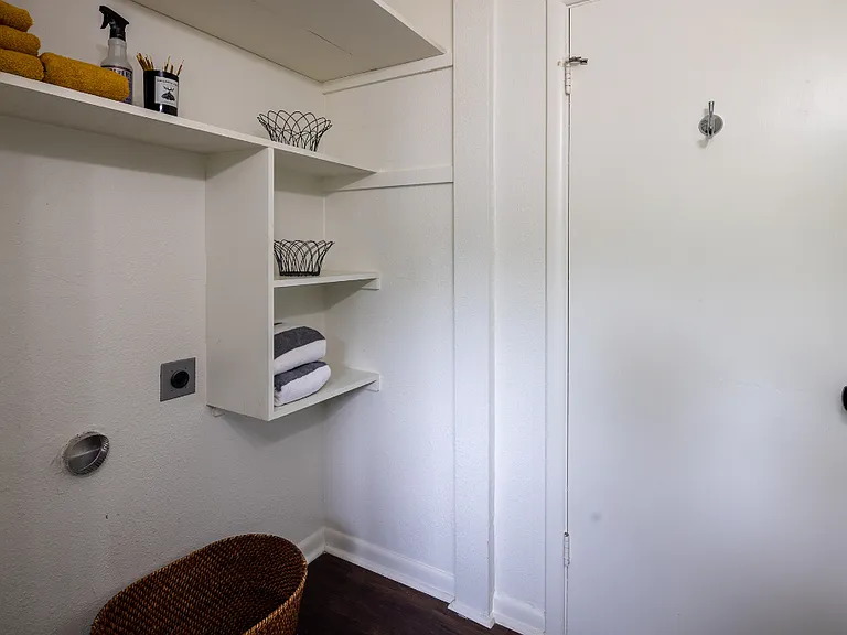 2521 Bateman Ave — Photo 11