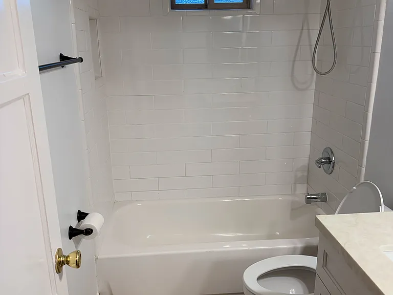 4125 1/2 W Toluca Lake Ave #4123-1/2 — Photo 13