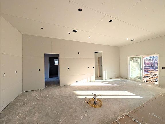 2nd image of 2205 Winter Ridge Rd