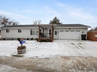 812 24th St E, Williston, ND 58801