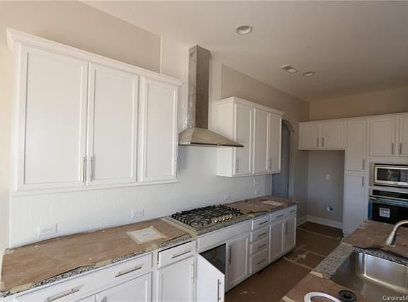 5th image of 2000 Tailwood Dr