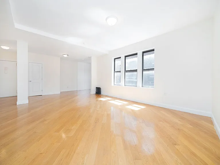 370 Fort Washington Ave #503 — Photo 2