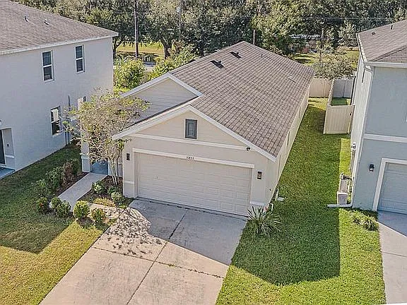 10853 Trailing Vine Dr — Photo 2