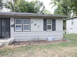 701 Deweese St, Grandview, MO 64030