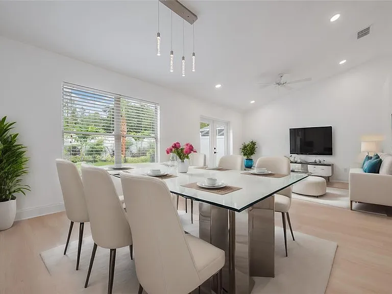 4208 Pine Isle Dr — Photo 3