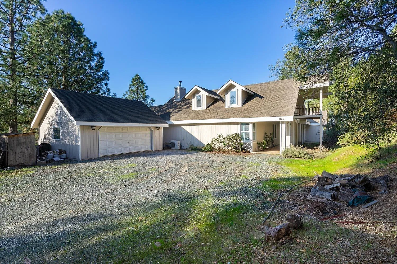 16953 Mary Ln photo 1