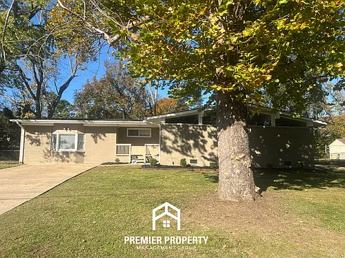 2322 Rodgers Dr NE Photo 1