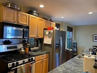 3rd image of 408 Saint Johns Pl APT 5A