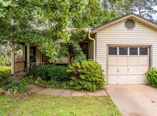 1611 Calgary Trl, Little Rock, AR 72211