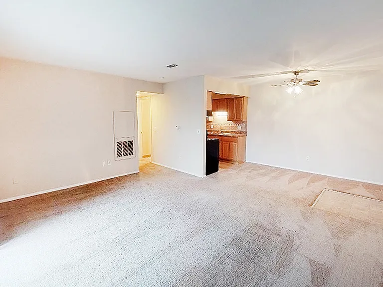 Crown Ridge Apartments — Photo 21