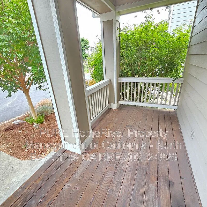 2 bed, 2.5 bath, 1232 sqft, $3,350 — Photo 2