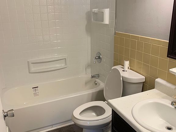 5th image of 928 Ward Dr