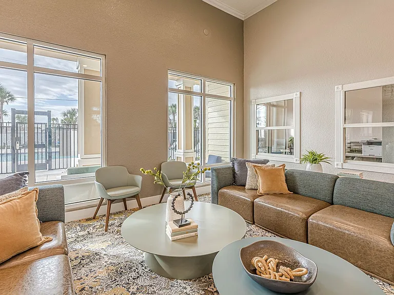Oak Meadows Apartments — Photo 9