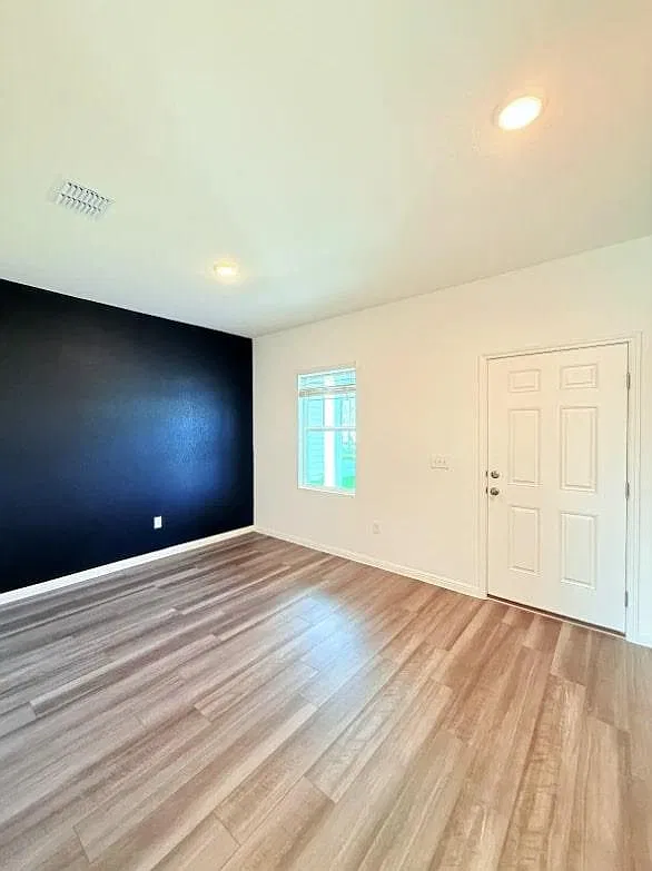 4 bed, 2.5 bath, 2338 sqft, $2,750 — Photo 3