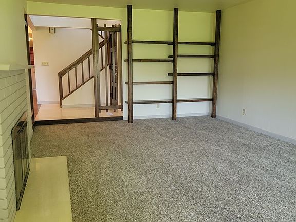 3rd image of 601 Village Way APT 63