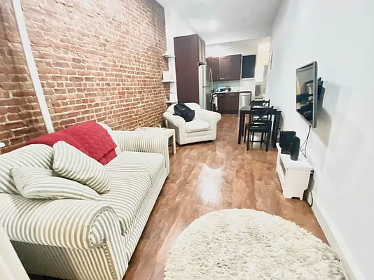 Rented by Papp Realty | media 1