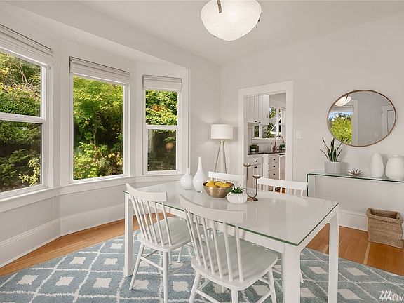 4th image of 4146 Cascadia Ave S