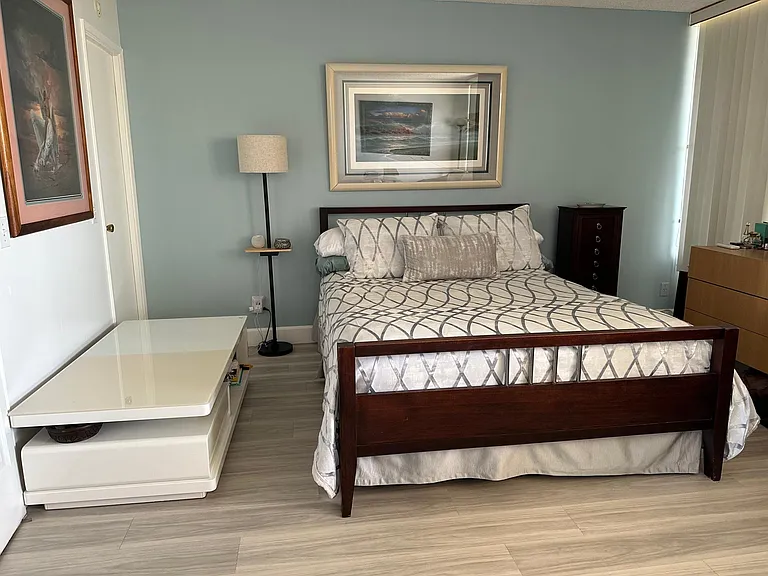 1215 Alexander St #1202 — Photo 1