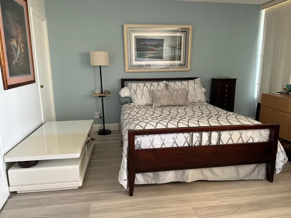 1215 Alexander St APT 1202, Honolulu, HI 96826