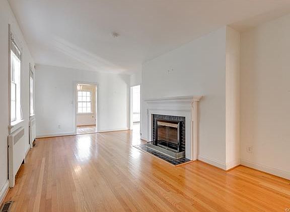 5th image of 4309 N Ashlawn Dr