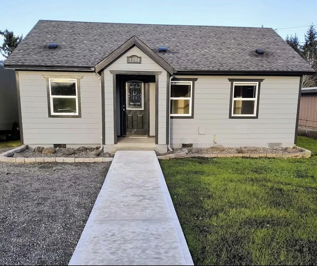 3 bed, 1260 sqft, $2,200 — Photo 1